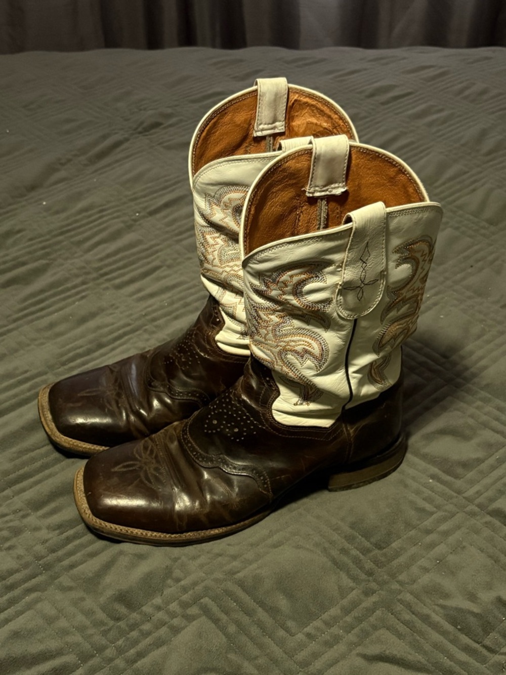 Dan Post Brown and White Western Cowboy Boots size 9D embroidered